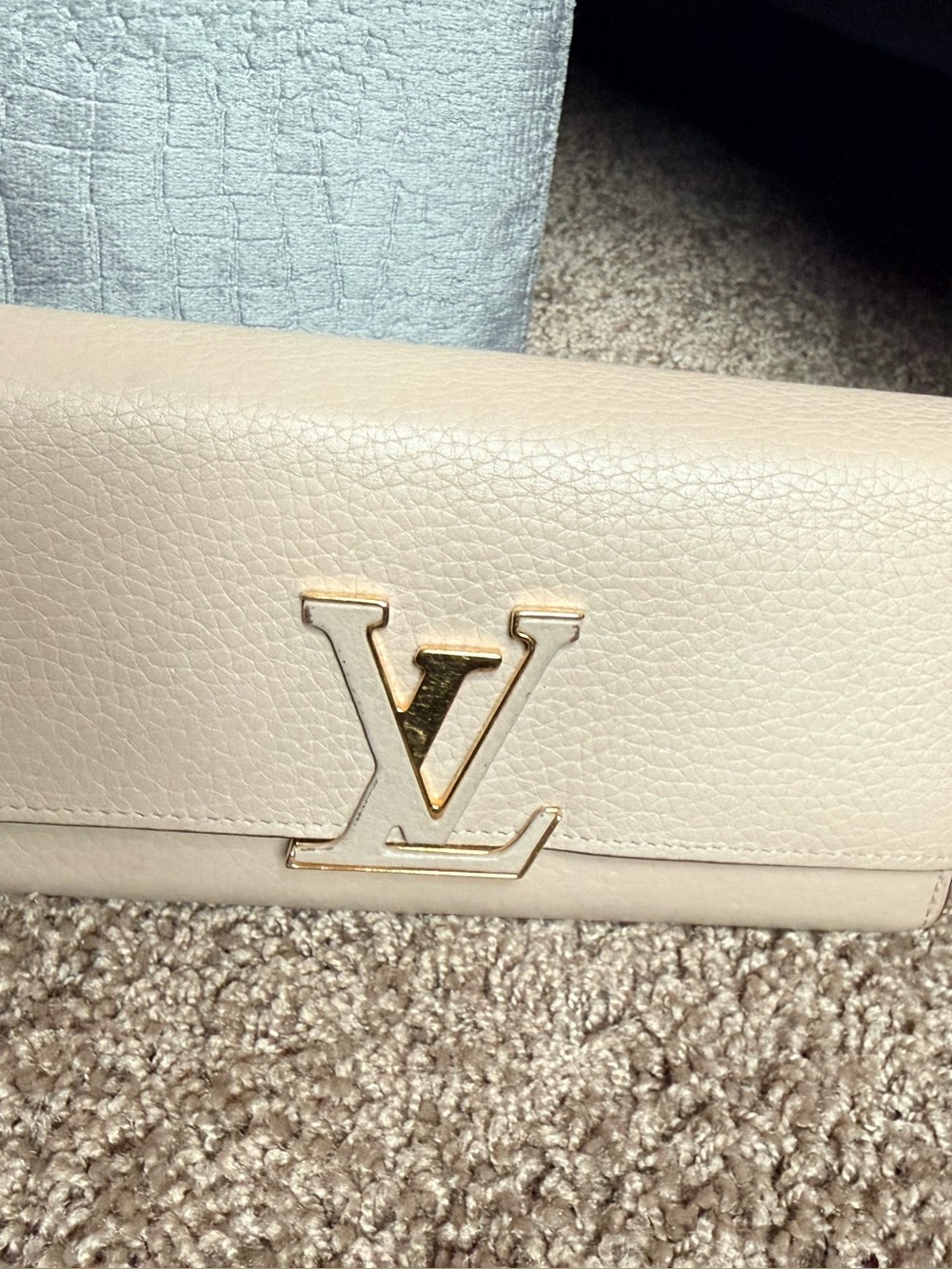 Louis Vuitton Cappucine Cream Pebbled Leather wallet with Gold LV Emblem